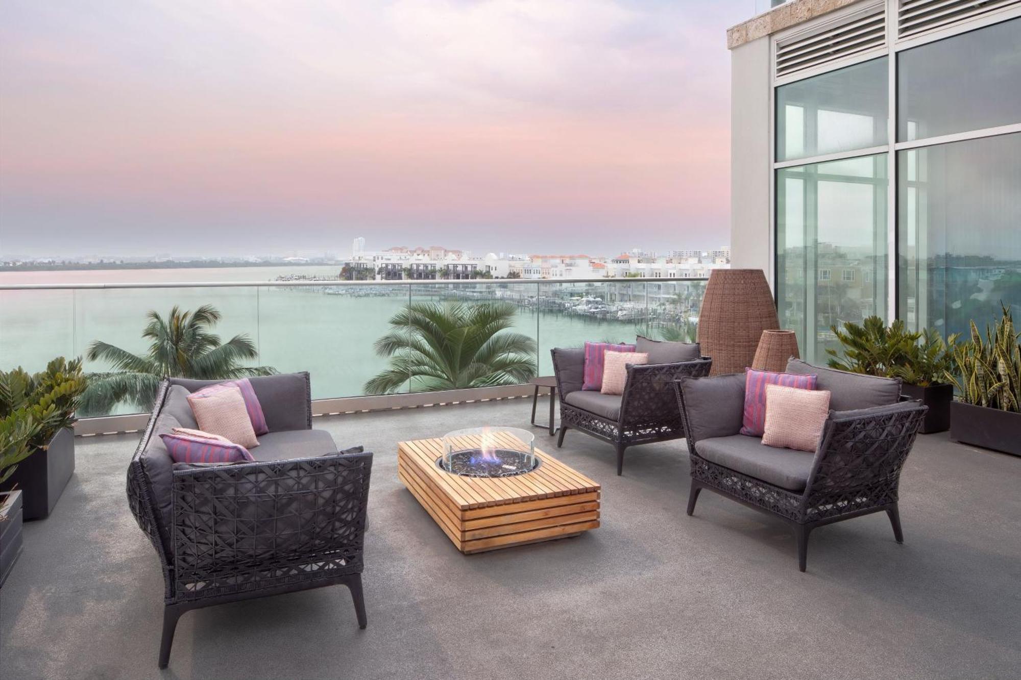 Residence Inn By Marriott Clearwater Beach Bagian luar foto